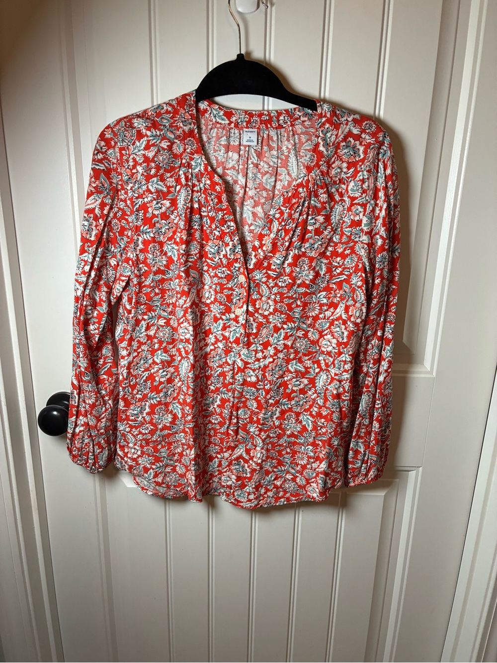 Old Navy Coral Floral Button-Front V-Neck Blouse